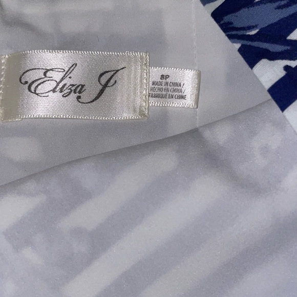 Eliza J * Blue Floral Striped Fit & Flare Halter Dress * Size 8P - Picture 8 of 8